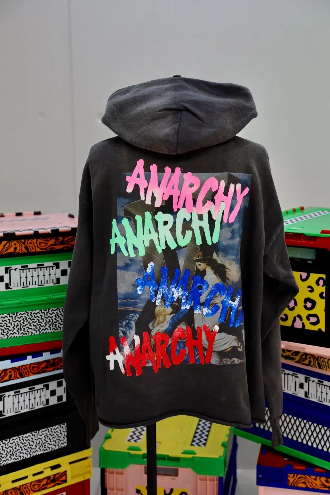 SAINT Mxxxxxx HOODIE/ANARCHY/BLK Mirror reverse SAINT hooded sweatshirt/ANARCHY barrage virgin hoodie S-XL Assute dyeing, heavy washing and water fading, multi-bit wormhole destruction treatment, genuine plate opening and mold opening, the difference is shown in the picture to make the product! Authentic level printing process, correct main mark/wash mark ⚠️Note: This model does not have the little angel mark